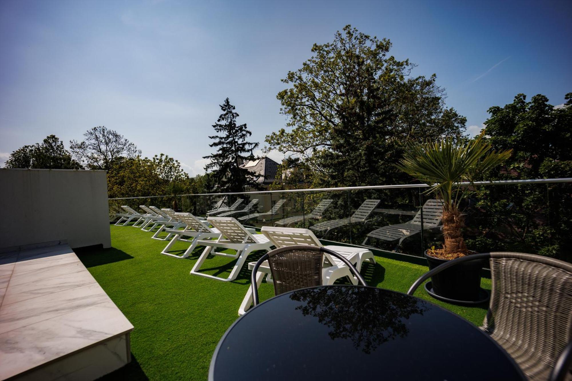Villa Bauhaus Labi Garden Wellness Apartman ชิโอฟก ภายนอก รูปภาพ